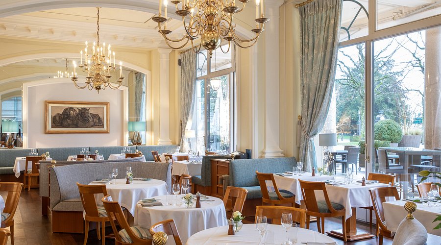 Cafe Beau-Rivage dining room
