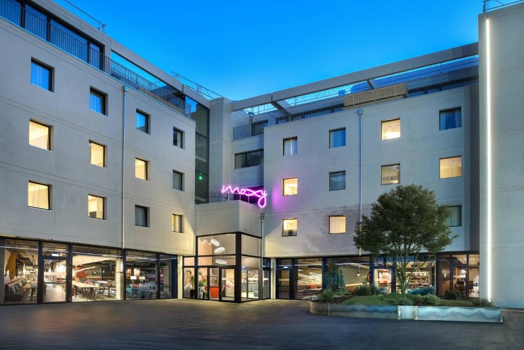 Exterior courtyard of Moxy Sion